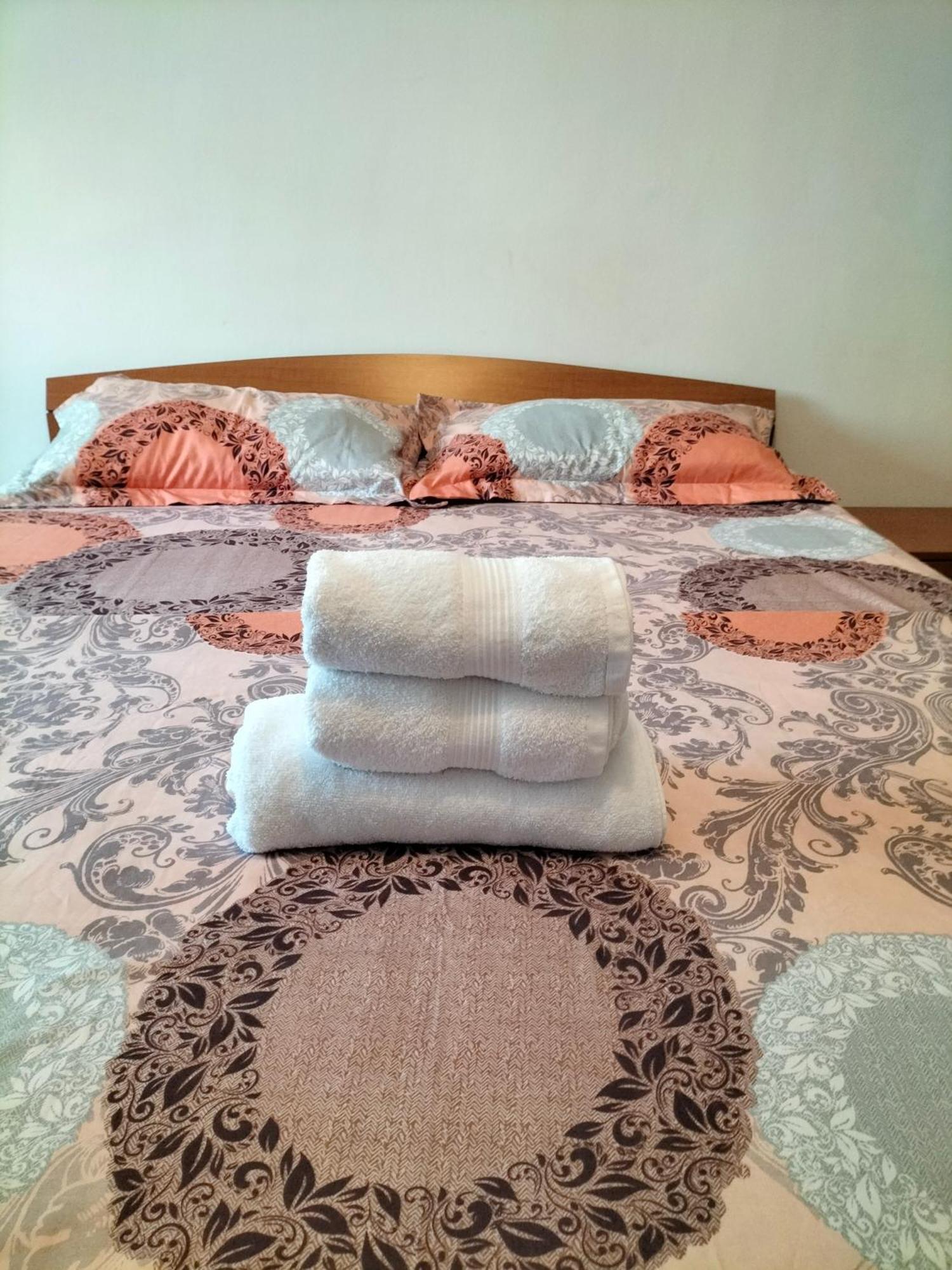 Studio On Орадя Экстерьер фото
